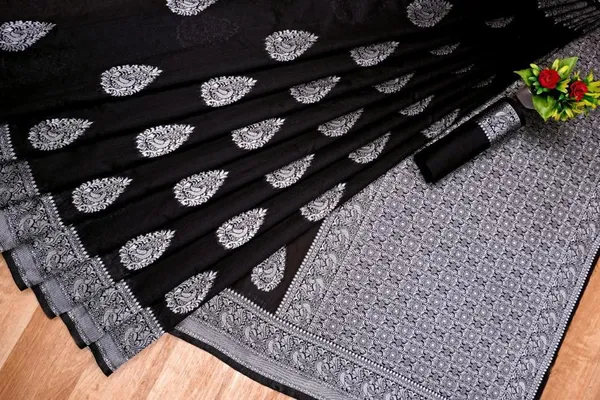 Black_Woven_Kanjivaram_Jacquard_Saree_with_Saree_Cover
